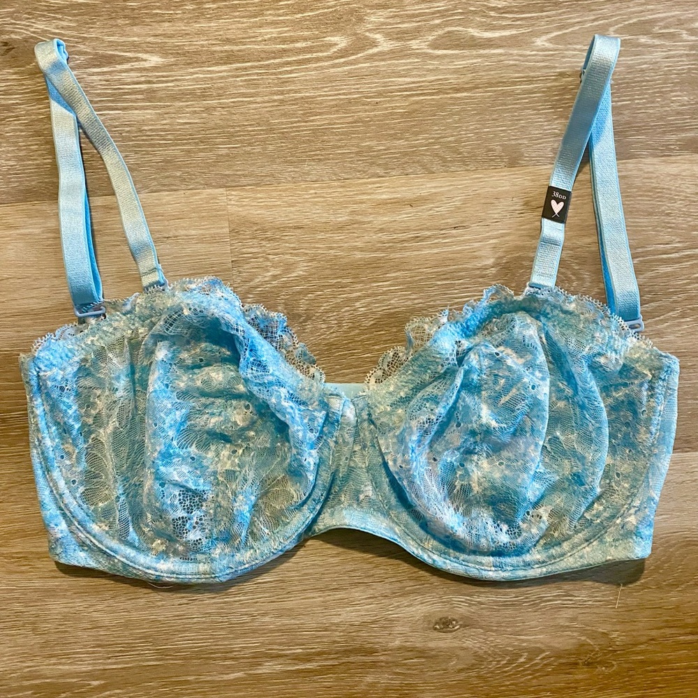 Victoria’s Secret unlined baby blue lace bra.